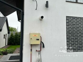 Потрібен електрик для підключення трифазної розетки на вулиці