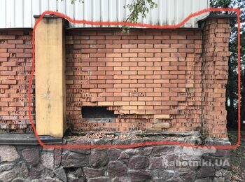 Ремонт кирпичного забора (демонтаж+укладка нового пролета и 2х колонн)