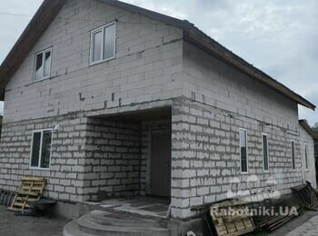 Потрібно змонтувати фасад з термопанелей.