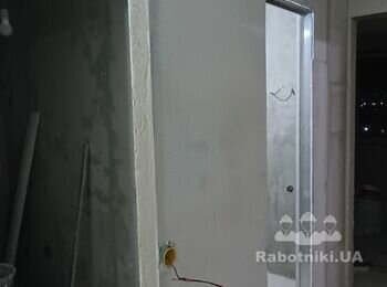 Встановлення дверей