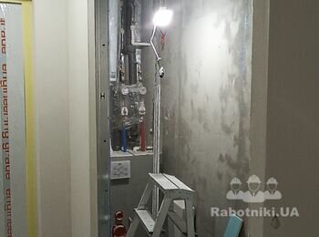 Встановлення дверей