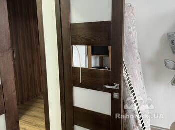 Заміна розбитого скла в міжкімнатних царгових дверях