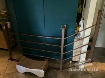 Потрібно встановити металеві перила на анкера