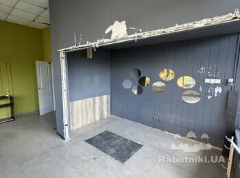 Необхідно виконати косметичний ремонт в частині приміщення