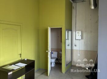 Необхідно виконати косметичний ремонт в частині приміщення