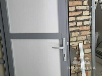 Установка алюминиевой бронированной двери 2,2м.кв. в кирпичную стену