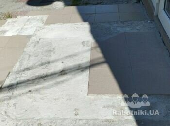 Укладання керамічноі плитки на сходи 4.5м2