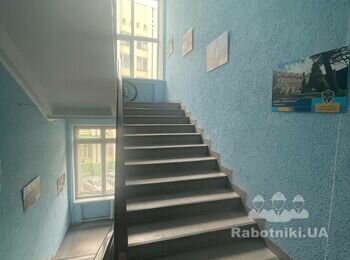 Укладання лінолеуму