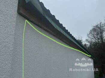 Підшивка софітом та монтаж ливньової системи гаражу