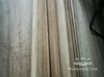 Монтаж плінтусів та карнизу