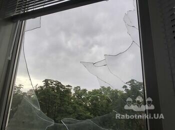 Замена разбитого стеклопакета на балконе