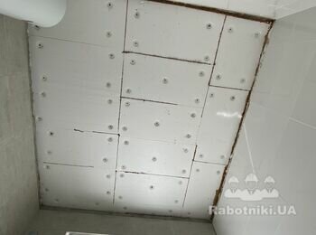 Монтаж вытяжной вентиляции и натяжного потолка в ванной (частный дом)