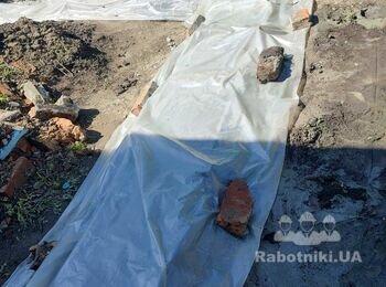 Заливка фундаменту з опалубкою- 2 м3 і кладка газоблоку- 540 шт
