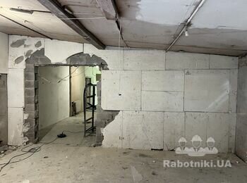 Ремонтні роботу в фарбувальному цеху