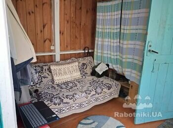 Облаштування каналізації, душової кімнати, комори.
