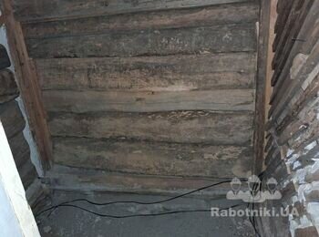 Облаштування каналізації, душової кімнати, комори.