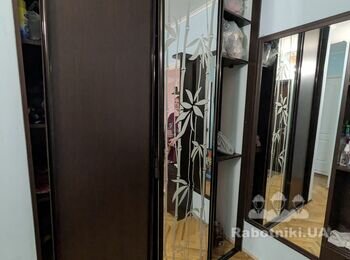 Ремонт та відновлення шафи купе в передпокої