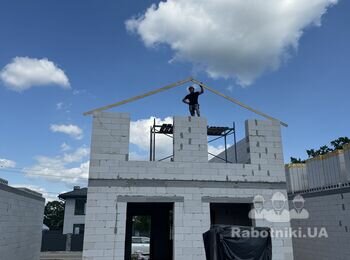 Кладка газоблока.
