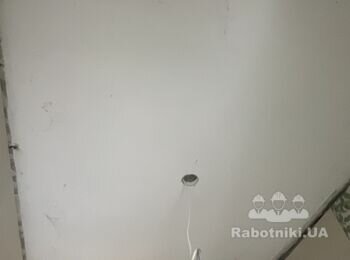 Шпаклювання стін та поклейка шпалер