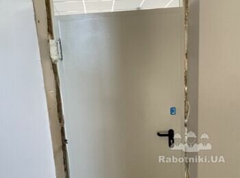 Встановлення дверей з відкосами