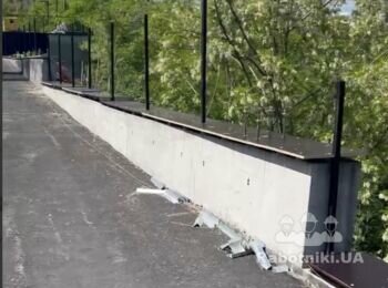 Влаштування парапетної накривки в нахльост