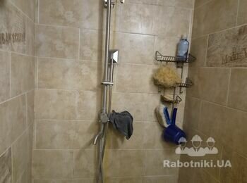 Демонтаж старої штукатурки та плитки і монтан нової штукатурки і плитк