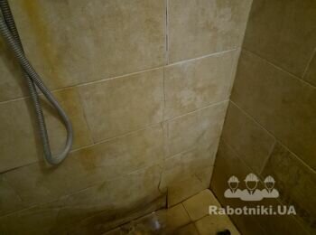 Демонтаж старої штукатурки та плитки і монтан нової штукатурки і плитк