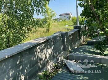 Поставить забор из блоков и профнастила