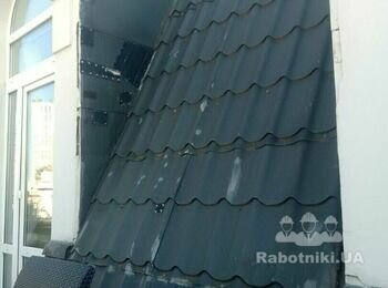 Майстер з вальцювання, потрібно обійти 6 арочних вікон