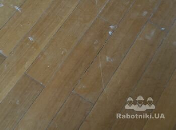 Шліфування паркетної дошки та покриття лаком