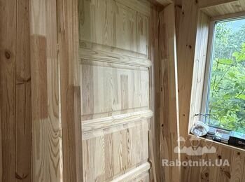 Встановити деревяні двері