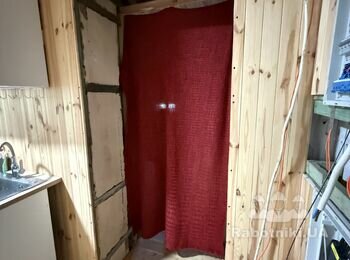 Встановити деревяні двері
