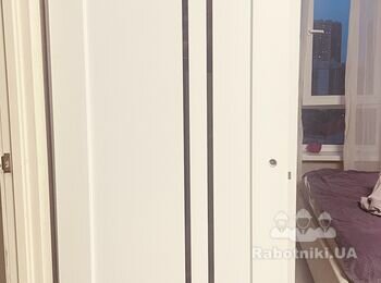 Встановити двері у ванну кімнату та в дитячу кімнату