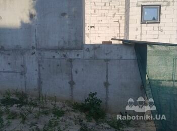 Підготовка литих бетонних ділянок забору перед монтажом забору