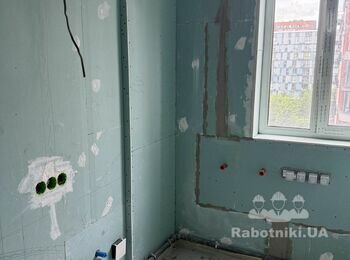Укладання плитки (санвузол, кухня)