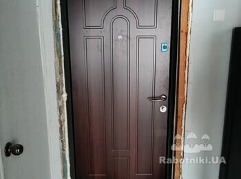 Оздоблення дверних укосів