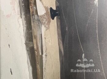Вставити замок в двері
