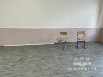 Наклеювання лінолеуму