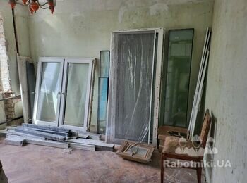 Монтаж скління балкону