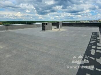 Обстеження плоскої покрівлі адміністративної будівлі 750 м2