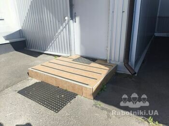 Ремонт (замена) плитки на полу крылечек
