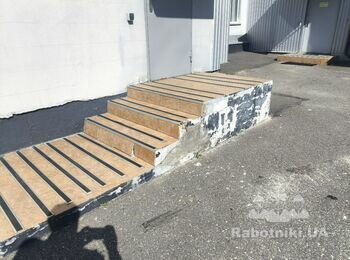 Ремонт (замена) плитки на полу крылечек
