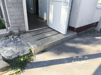 Ремонт (замена) плитки на полу крылечек