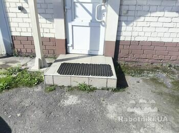 Ремонт (замена) плитки на полу крылечек