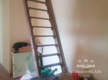 Монтаж дерев'яних сходів