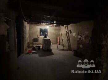Штукатурка стін в гаражі, орієнтовно 80м2.
