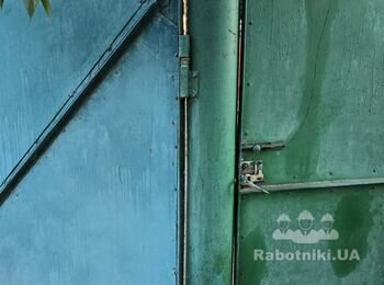 Підняти ворота. Зварювальні роботи з монтажем.