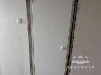 Установка міжкімнатних дверей