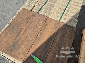 Вкладання плитки на підлогу