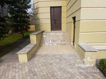 Облицювання плиткою зовнішніх сходів